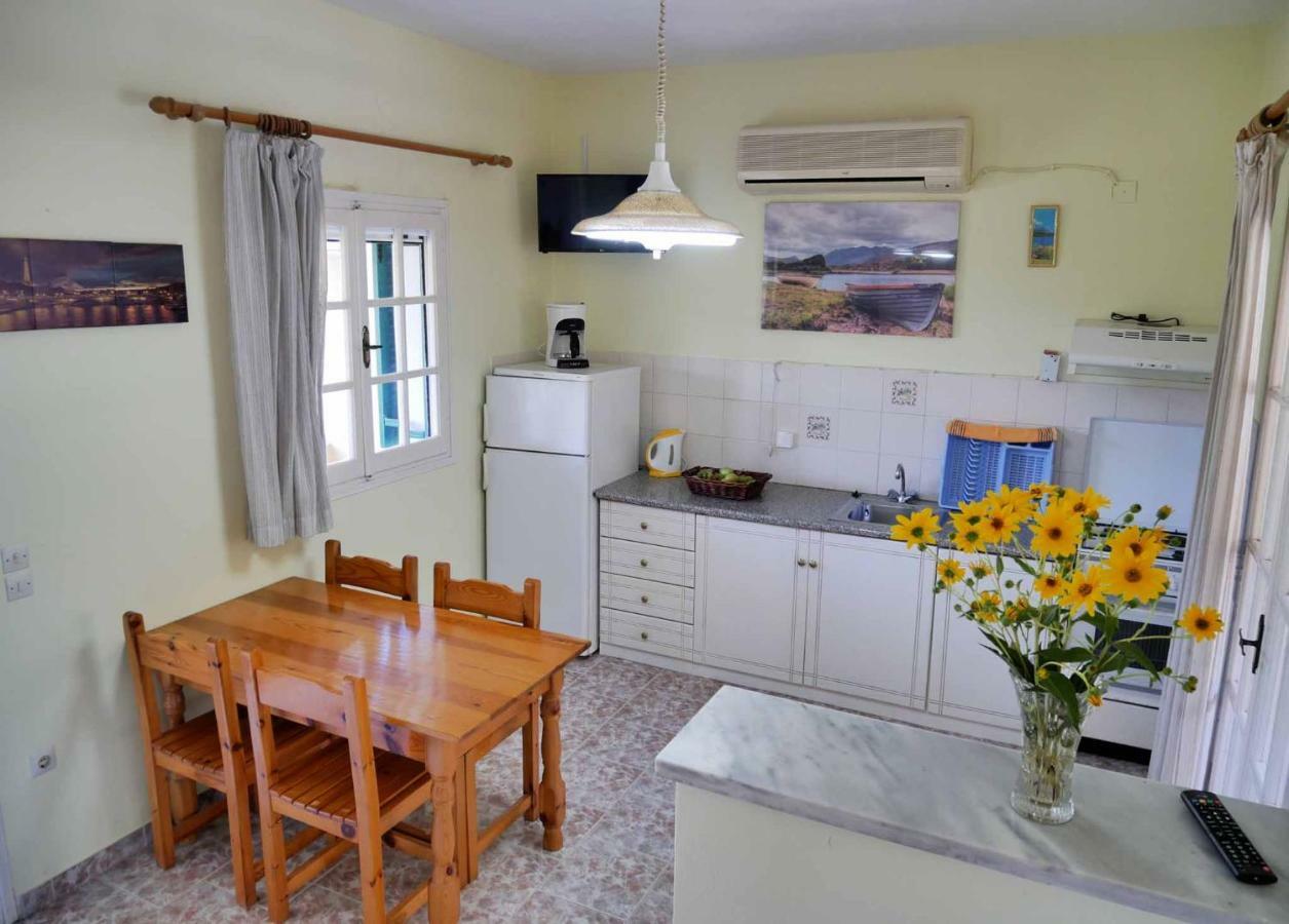 Yiannis Apartments Agios Georgios Pagoi Corfu อายีโอส เยออร์ยิโอส ปากอน ภายนอก รูปภาพ