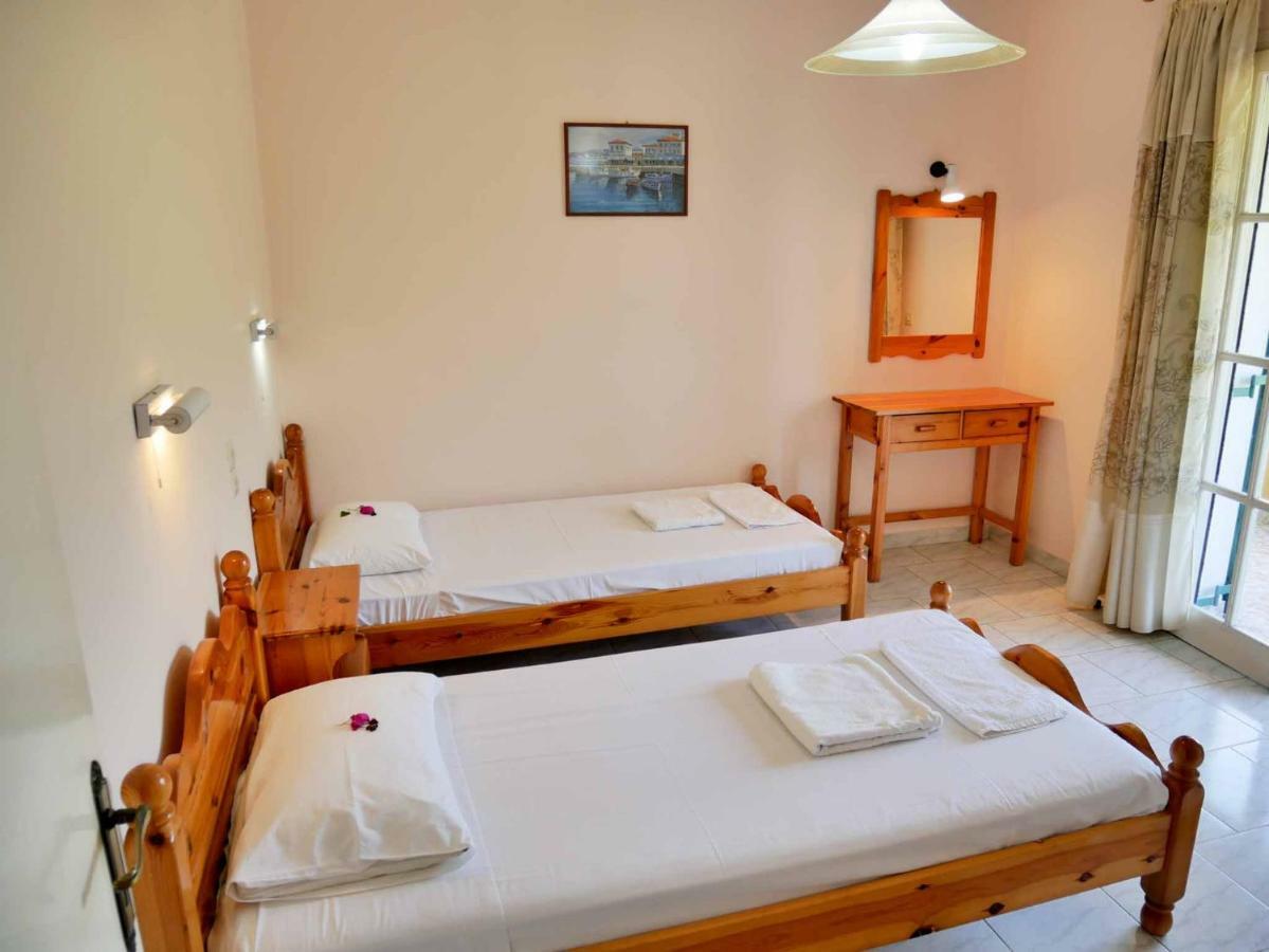 Yiannis Apartments Agios Georgios Pagoi Corfu อายีโอส เยออร์ยิโอส ปากอน ภายนอก รูปภาพ