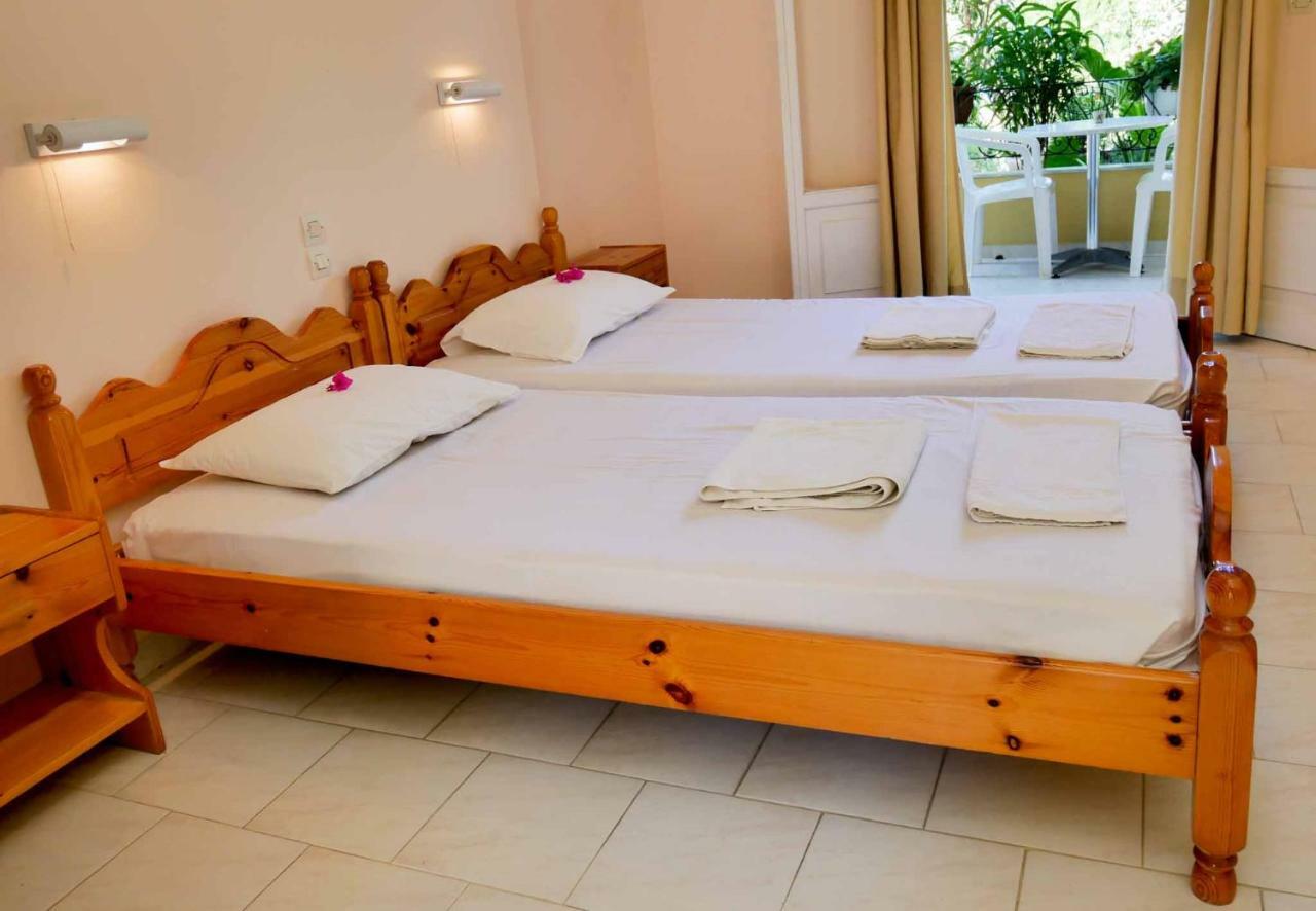 Yiannis Apartments Agios Georgios Pagoi Corfu อายีโอส เยออร์ยิโอส ปากอน ภายนอก รูปภาพ