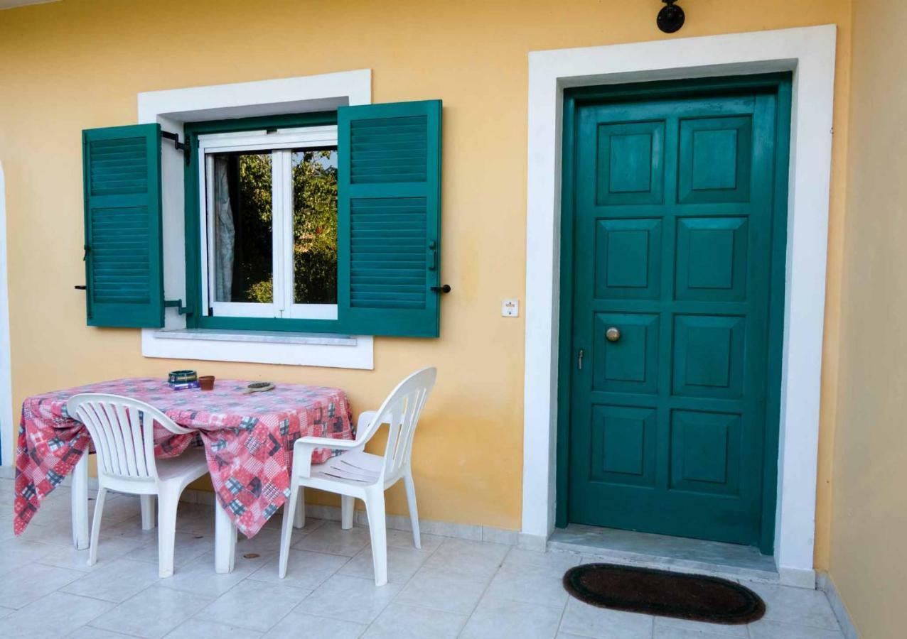 Yiannis Apartments Agios Georgios Pagoi Corfu อายีโอส เยออร์ยิโอส ปากอน ภายนอก รูปภาพ