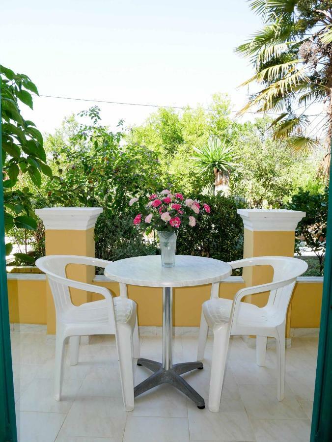 Yiannis Apartments Agios Georgios Pagoi Corfu อายีโอส เยออร์ยิโอส ปากอน ภายนอก รูปภาพ