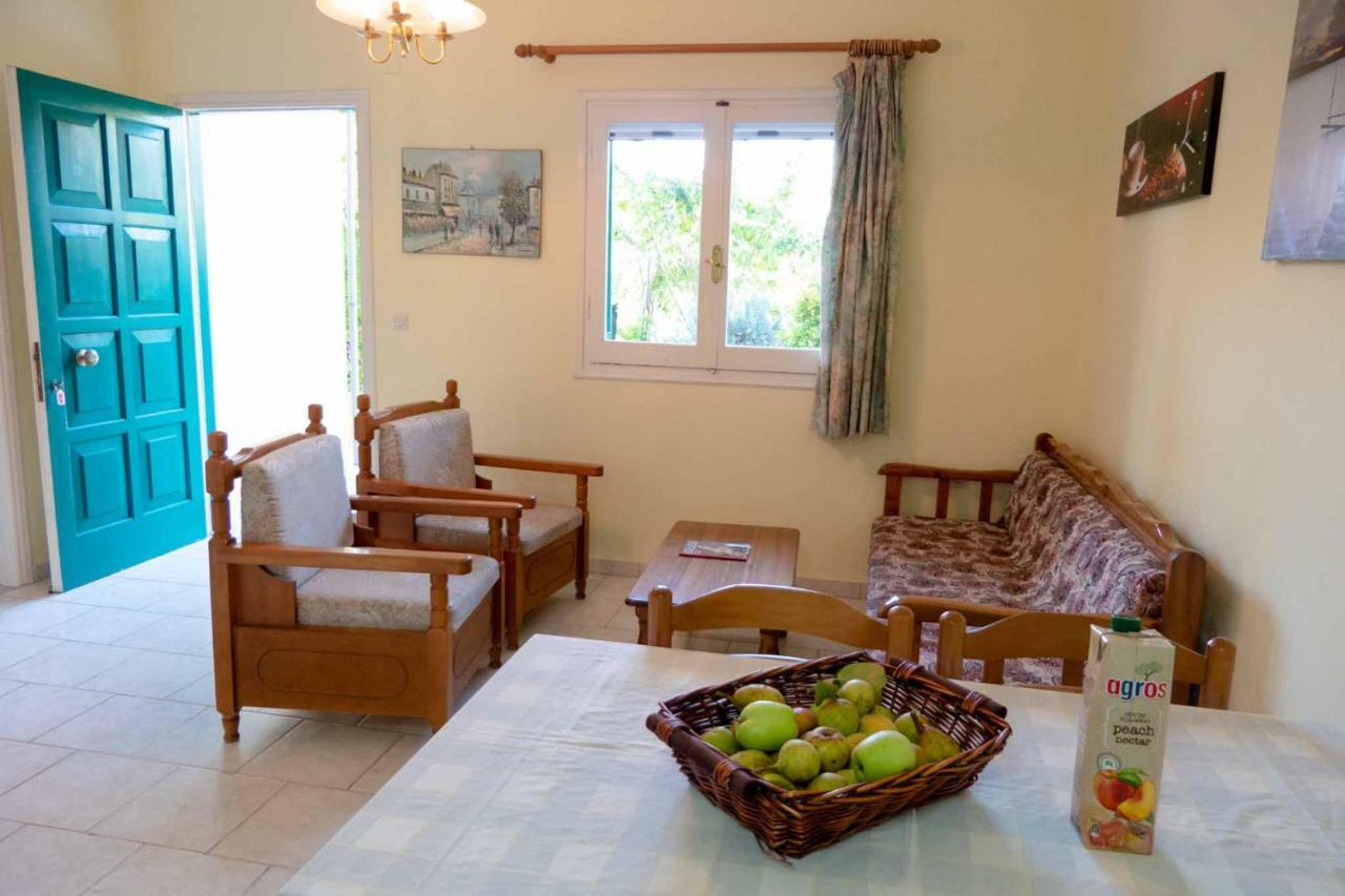 Yiannis Apartments Agios Georgios Pagoi Corfu อายีโอส เยออร์ยิโอส ปากอน ภายนอก รูปภาพ