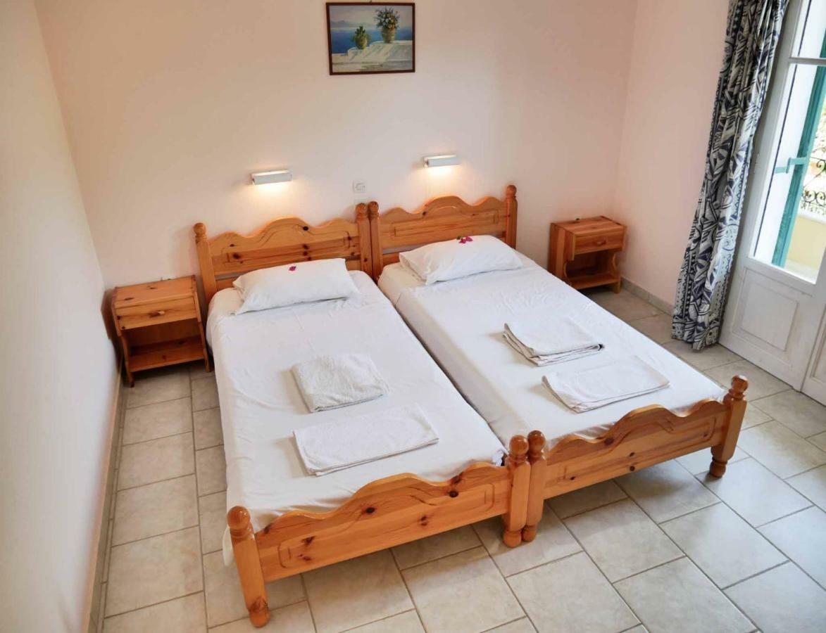 Yiannis Apartments Agios Georgios Pagoi Corfu อายีโอส เยออร์ยิโอส ปากอน ภายนอก รูปภาพ