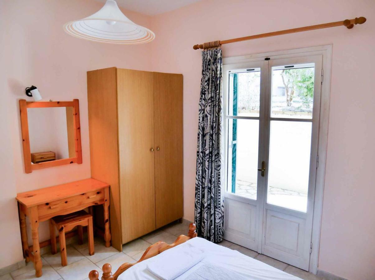Yiannis Apartments Agios Georgios Pagoi Corfu อายีโอส เยออร์ยิโอส ปากอน ภายนอก รูปภาพ