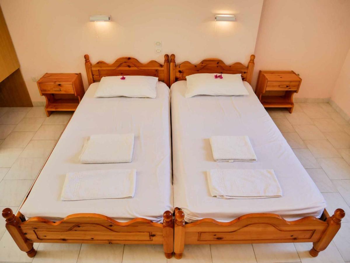 Yiannis Apartments Agios Georgios Pagoi Corfu อายีโอส เยออร์ยิโอส ปากอน ภายนอก รูปภาพ