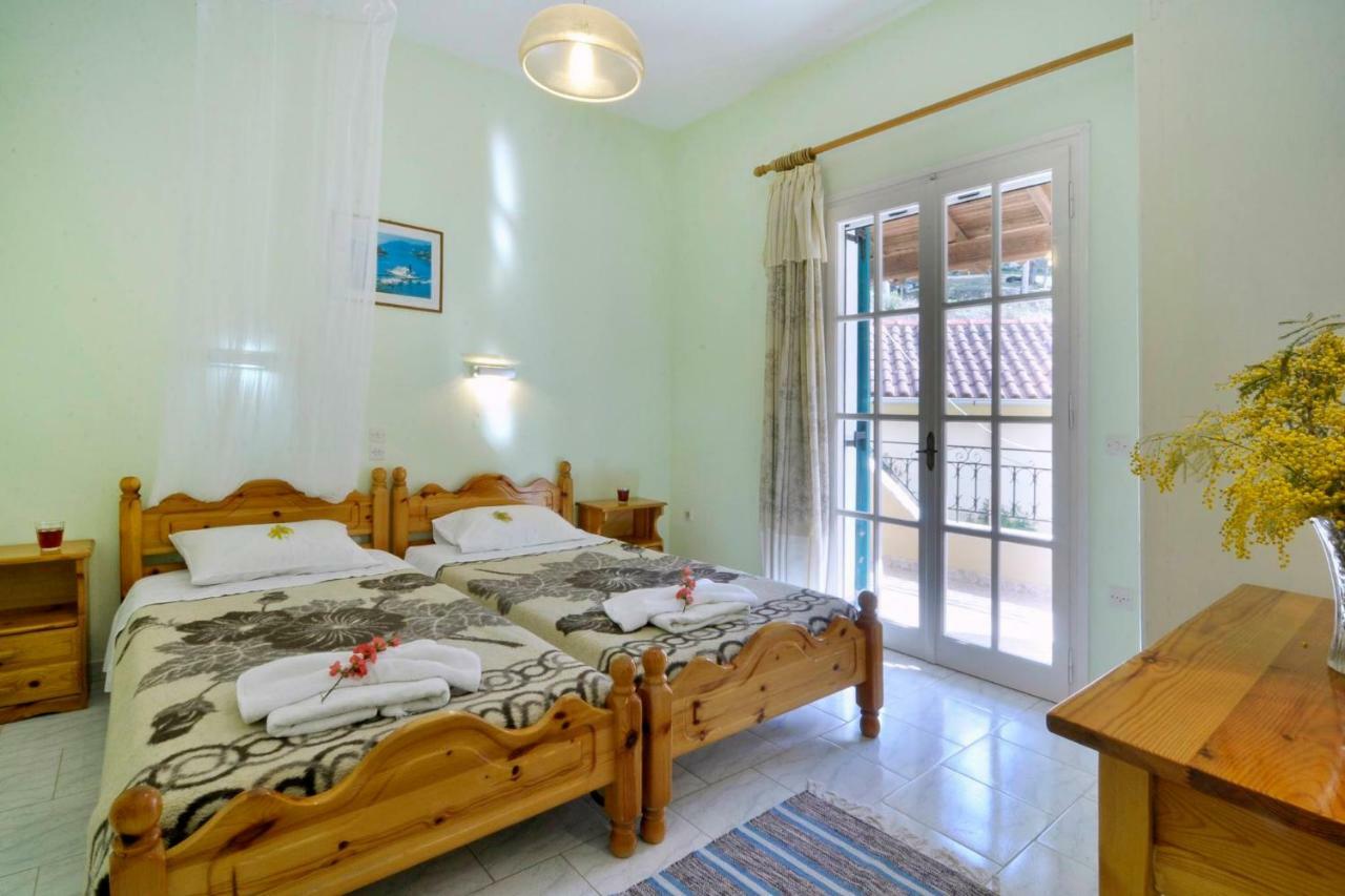 Yiannis Apartments Agios Georgios Pagoi Corfu อายีโอส เยออร์ยิโอส ปากอน ภายนอก รูปภาพ